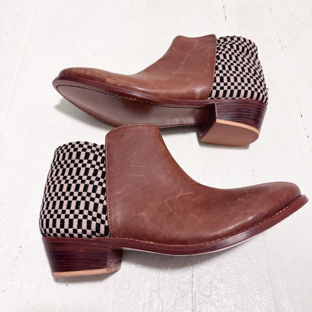 The Root Collective Espe Ankle Boots Chestnut Brown Leather Size 9 EUC